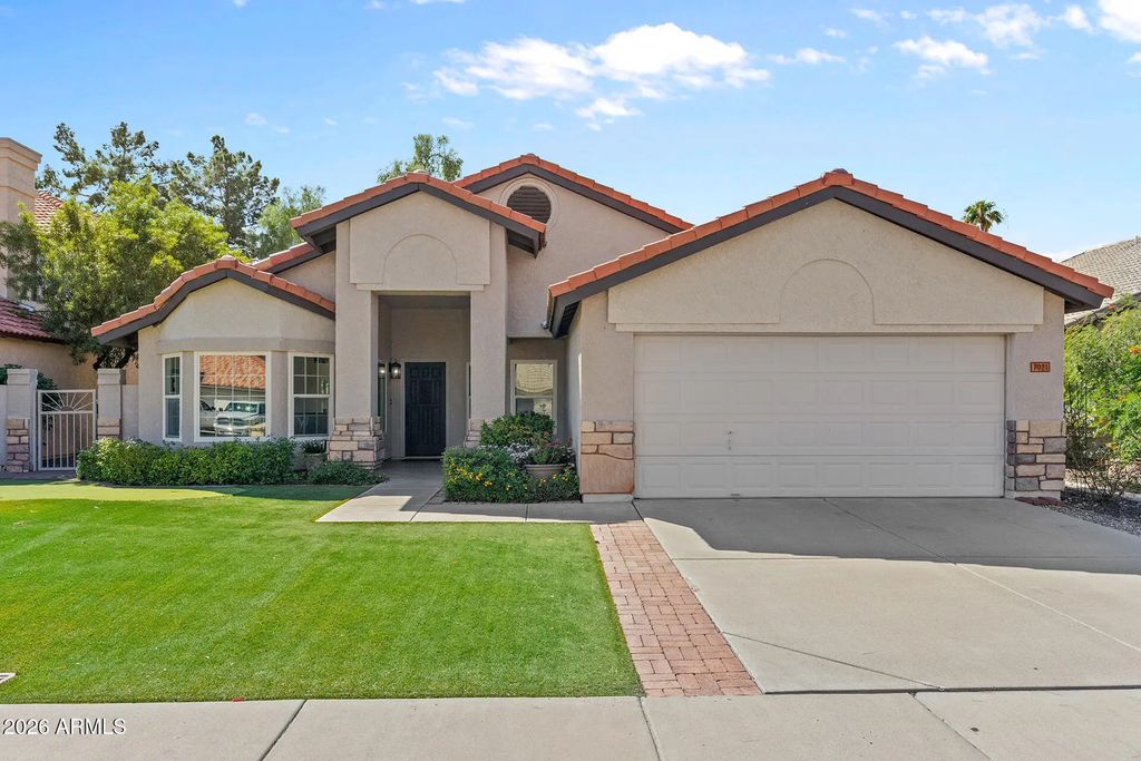 7021 W Mcrae Way, Glendale