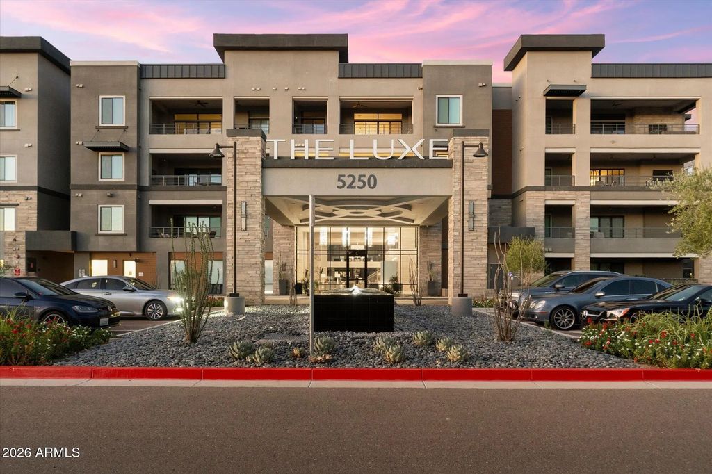 5250 E Deer Valley Drive (unit 303), Phoenix