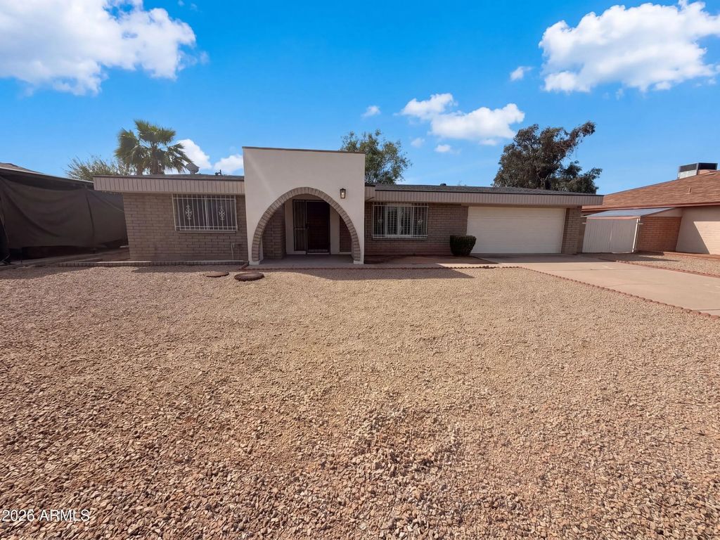 4427 W Dahlia Drive, Glendale