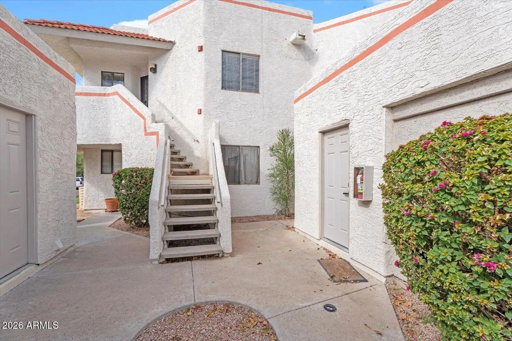 935 N Granite Reef Road (unit 102), Scottsdale