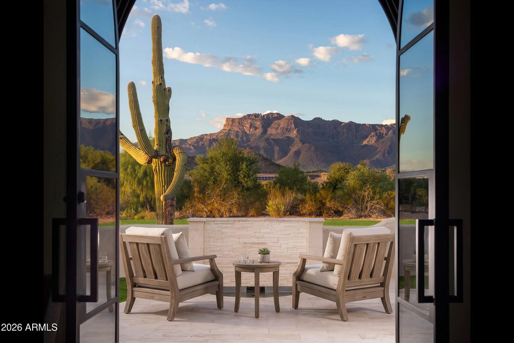 8762 E Greenview Drive, Gold Canyon