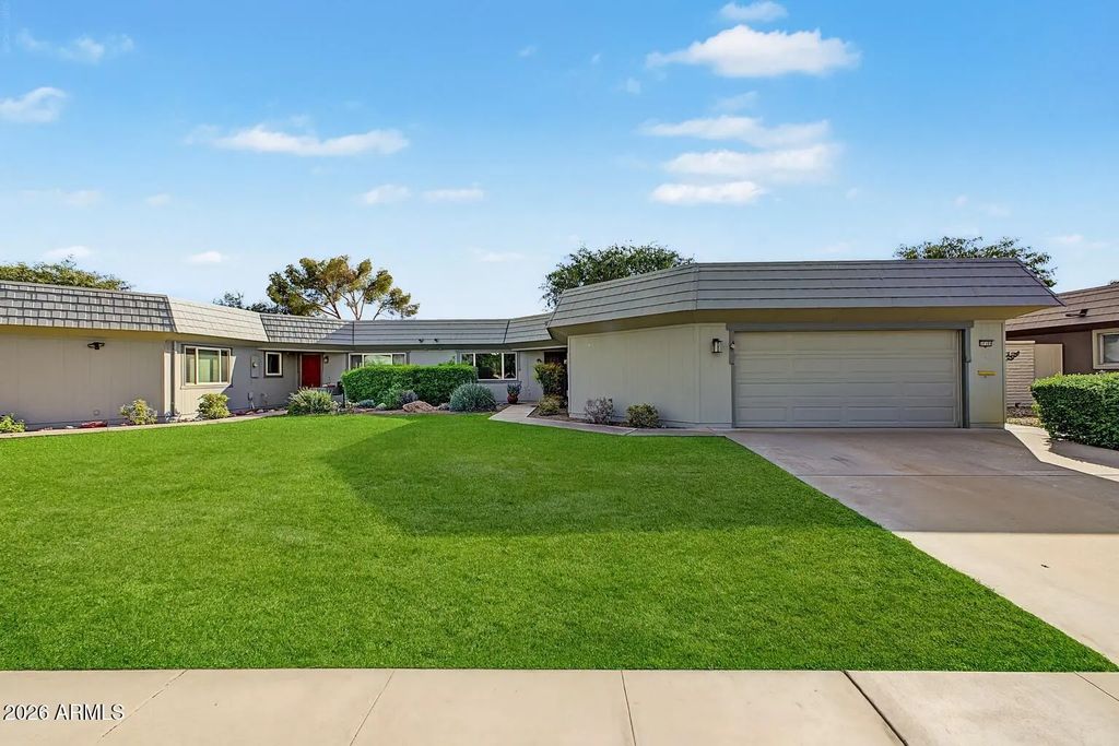 10189 W Pineaire Drive, Sun City