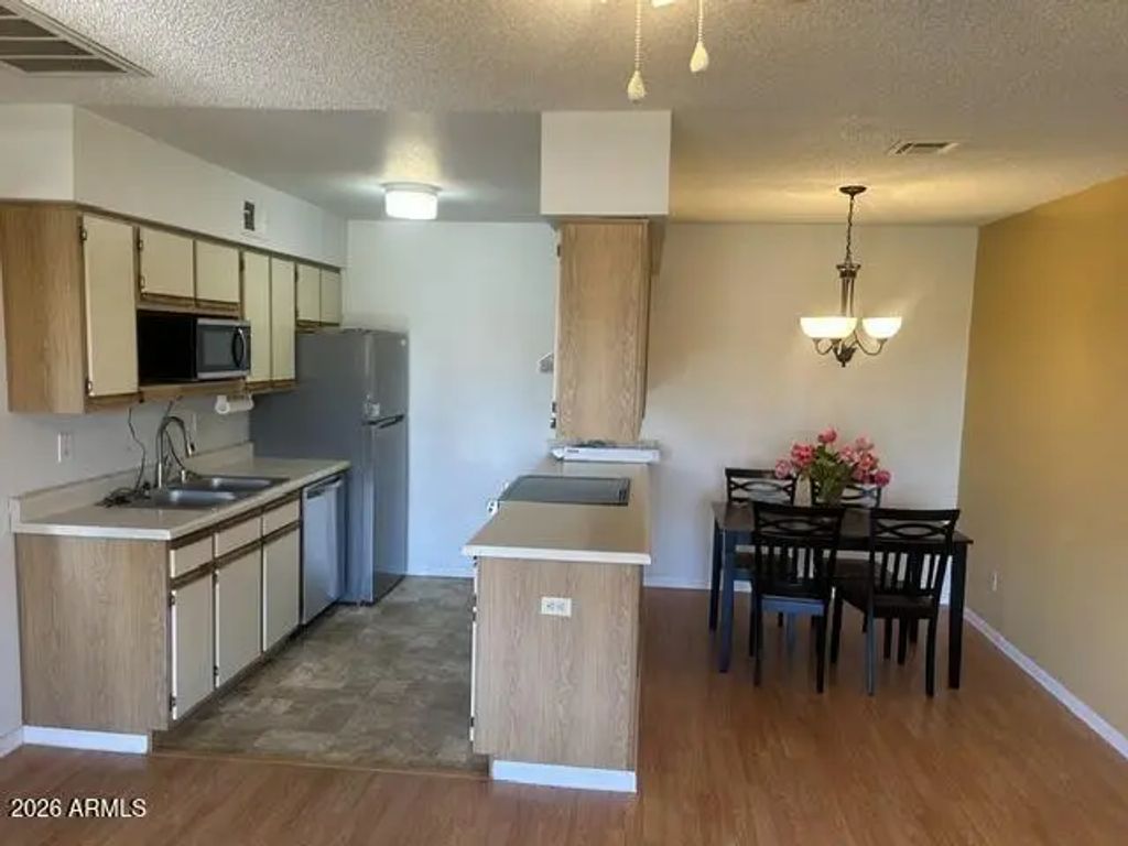 1440 N Idaho Road (unit 1006), Apache Junction