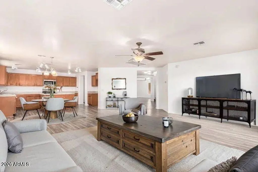 1272 W Pinkley Avenue, Coolidge
