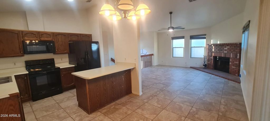 921 S Val Vista Drive (unit 36), Mesa