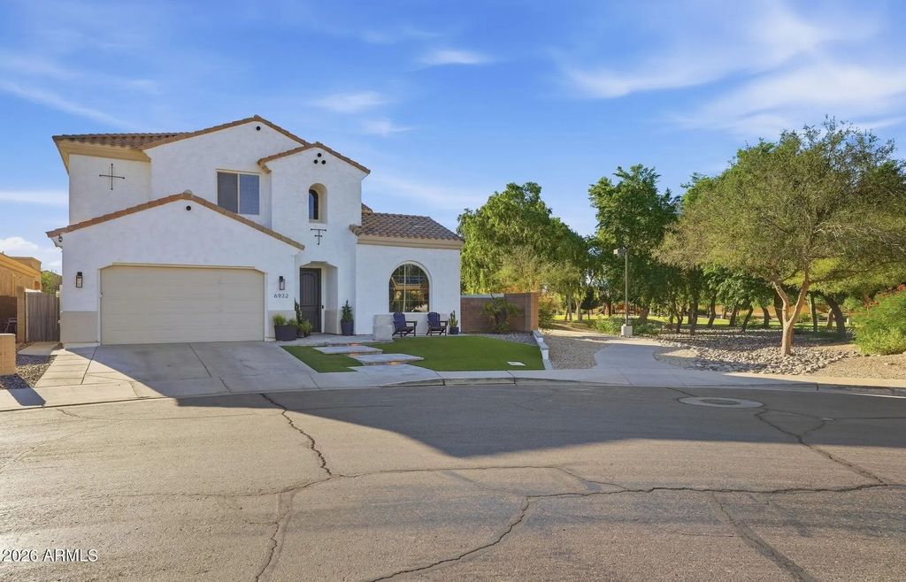 6932 S Black Hills Way, Chandler