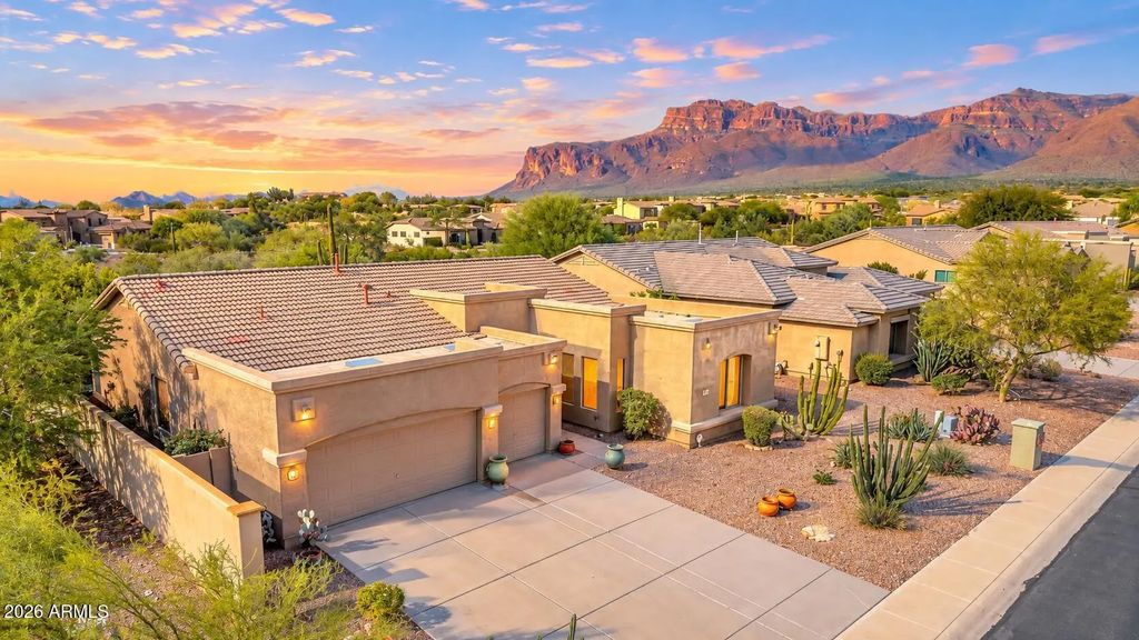8206 E Apache Plumb Drive, Gold Canyon