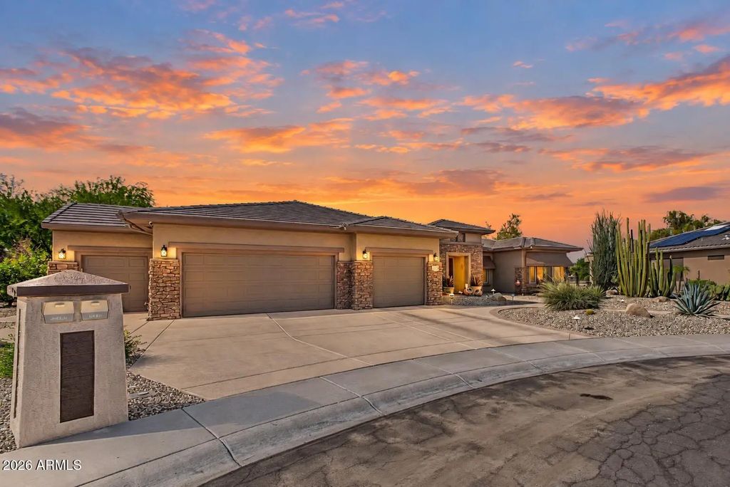 15442 W Miramonte Court, Surprise