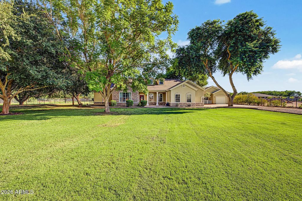 17313 W Ocotillo Road, Waddell