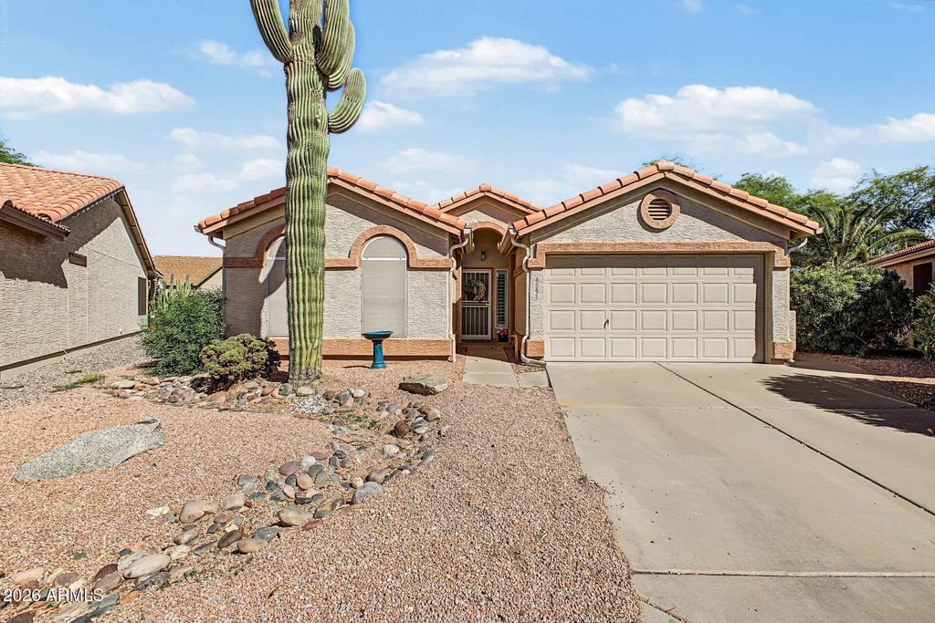 6893 S Lake Forest Court, Chandler