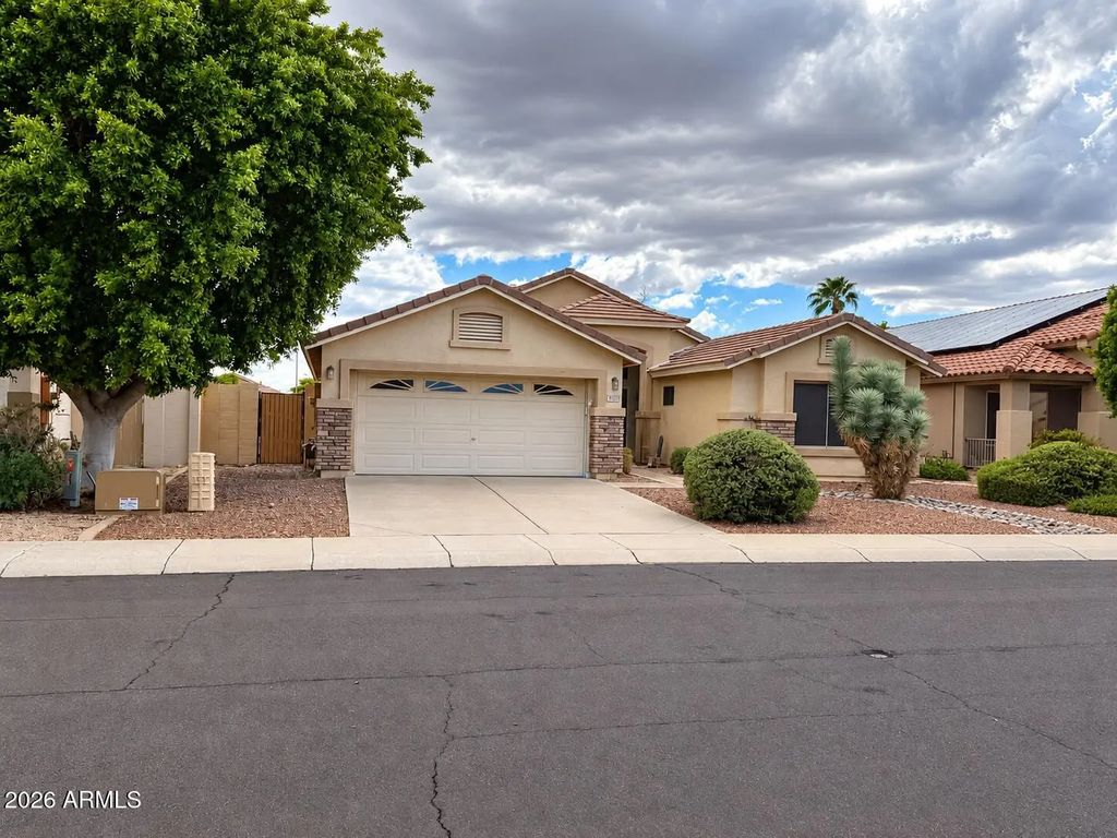 8025 W Harmony Lane, Peoria
