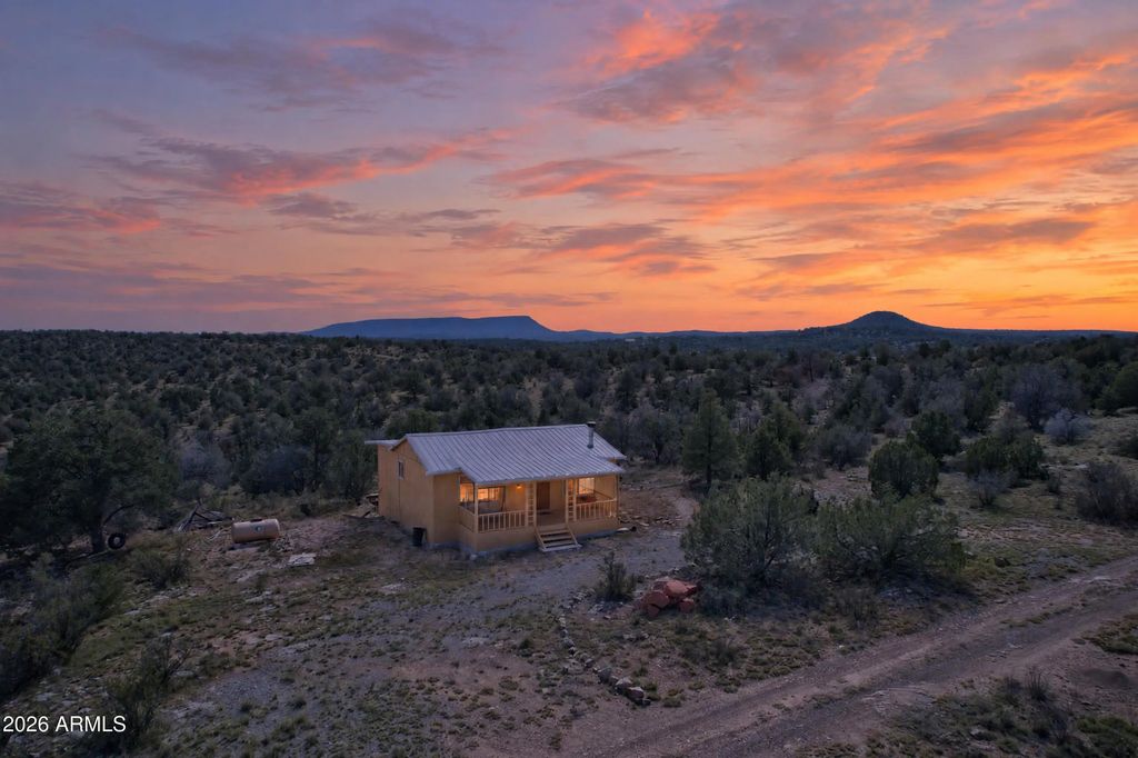 33265 W Mesa Road, Seligman