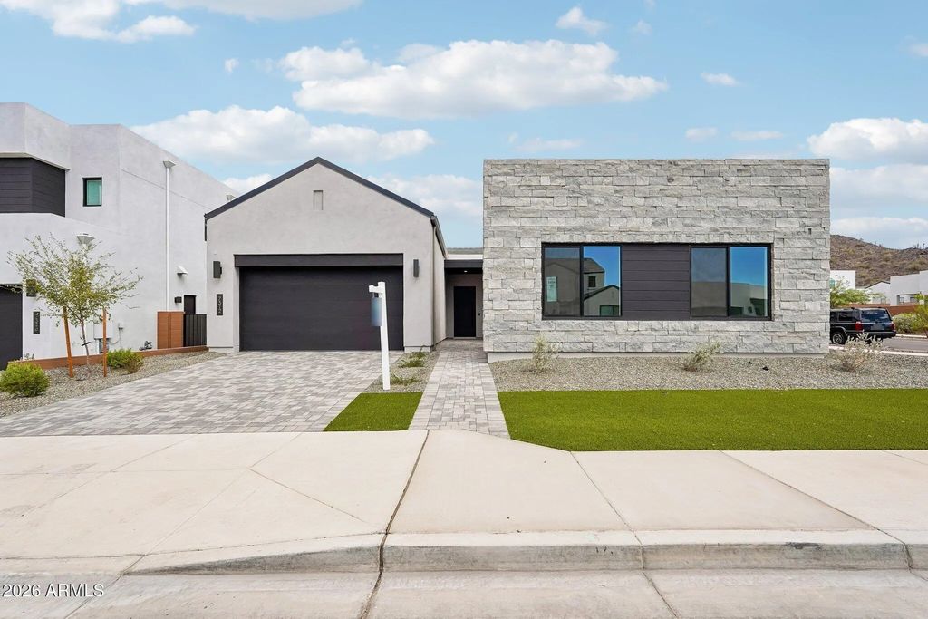 7312 W Running Deer Trail, Peoria