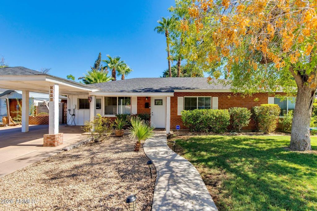 6137 N 16th Drive, Phoenix