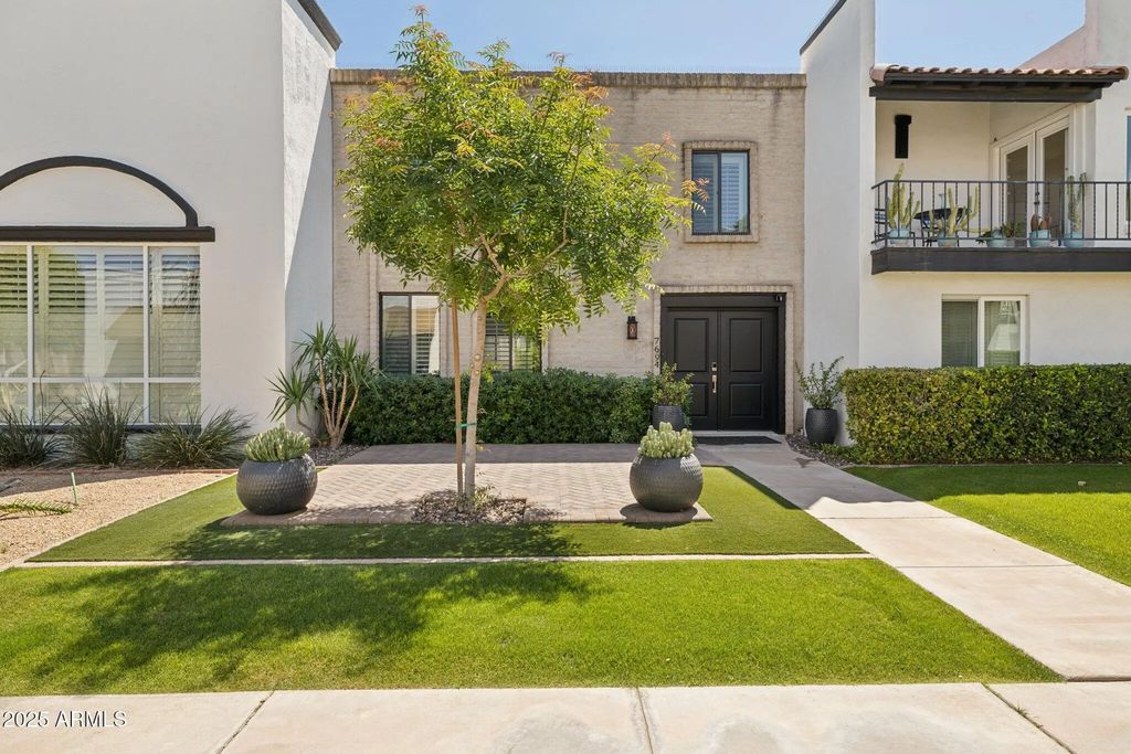 7694 E Minnezona Avenue, Scottsdale