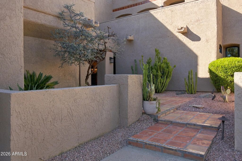 2626 E Arizona Biltmore Circle (unit 18), Phoenix