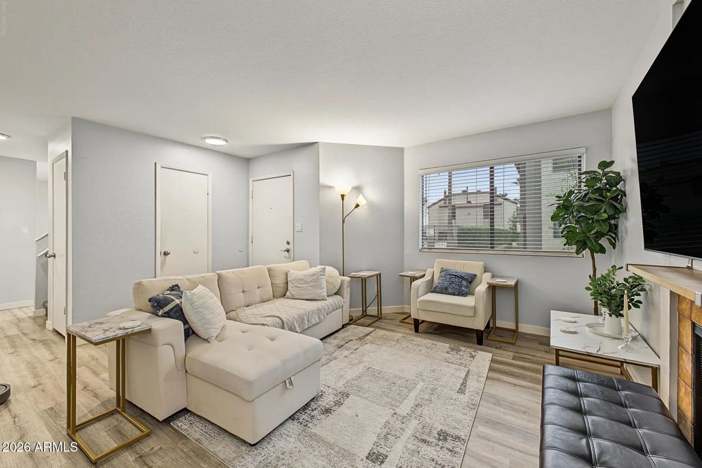2121 S Pennington -- (unit 8), Mesa