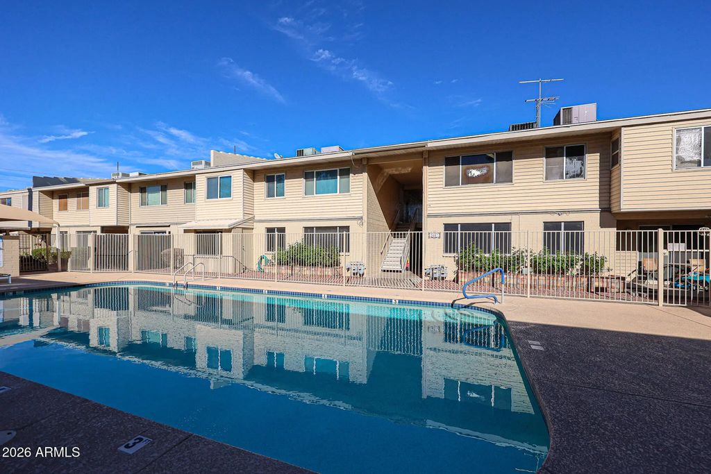 2605 W Rose Lane (unit B-202), Phoenix
