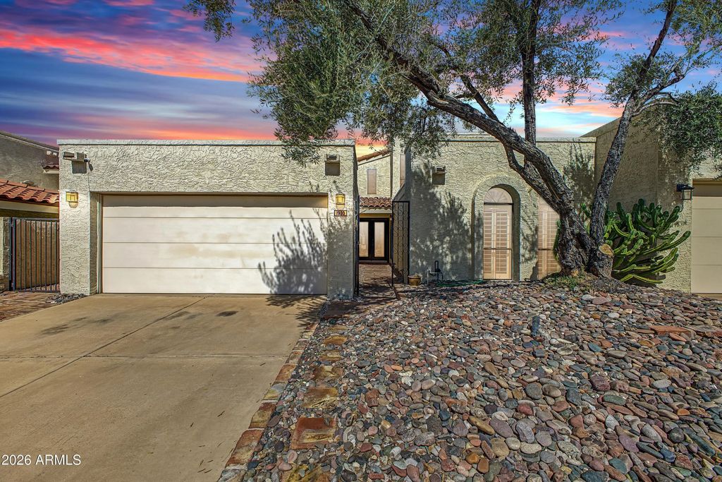 1930 E Linger Lane, Phoenix