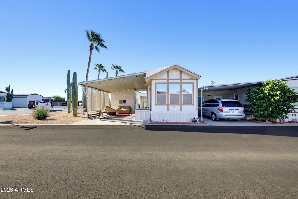 521 E Barrel Cactus Lane, Florence