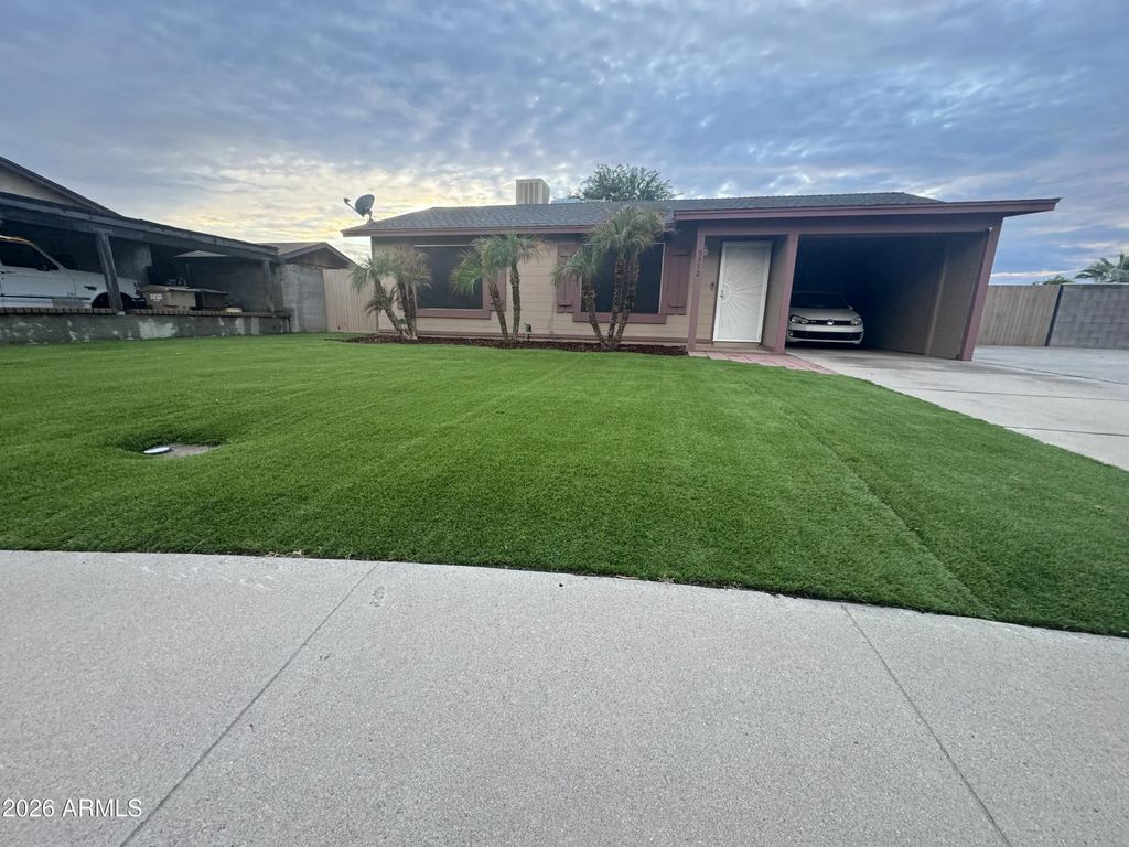 9512 N 67th Lane, Peoria