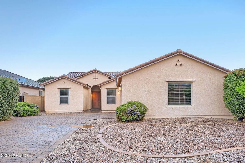 906 W Desert Hollow Drive, San Tan Valley