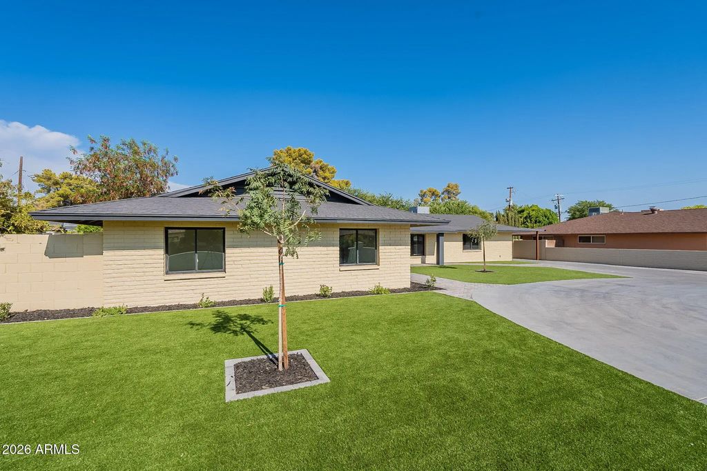 7637 N 7th Avenue, Phoenix