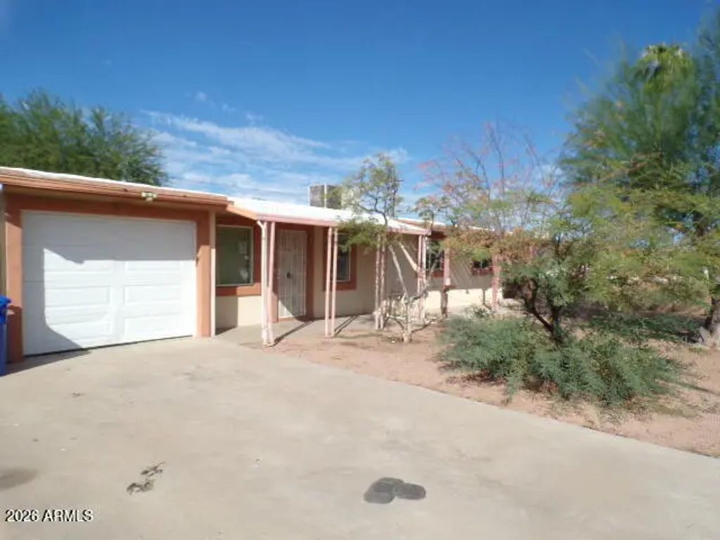 2628 E 2nd Street, Mesa