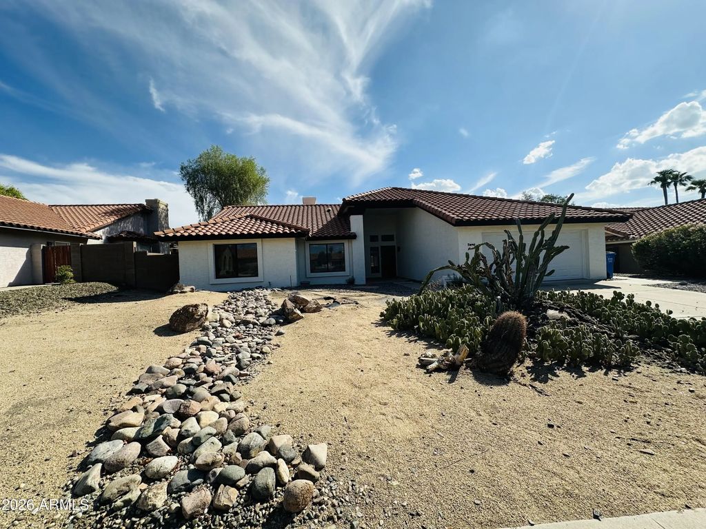 817 E Acoma Drive, Phoenix
