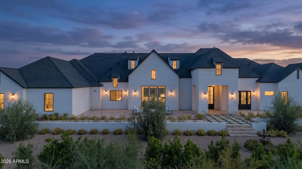10229 N 64th Street, Paradise Valley