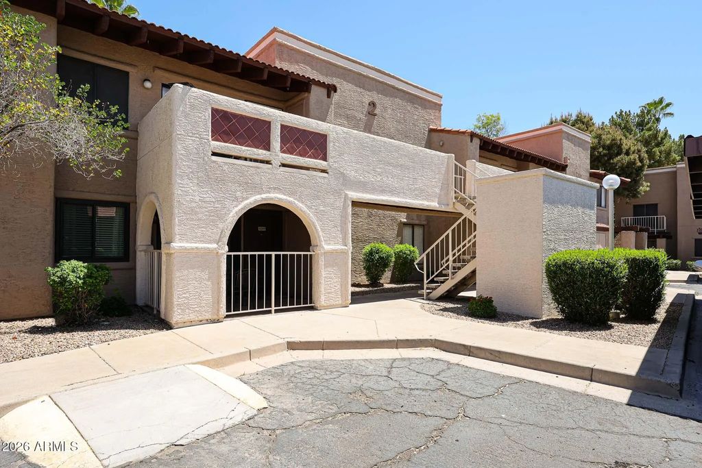 5757 W Eugie Avenue W (unit 2113), Glendale