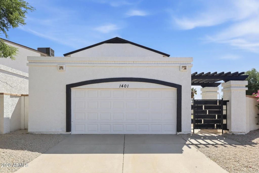 1401 E Kerry Lane, Phoenix