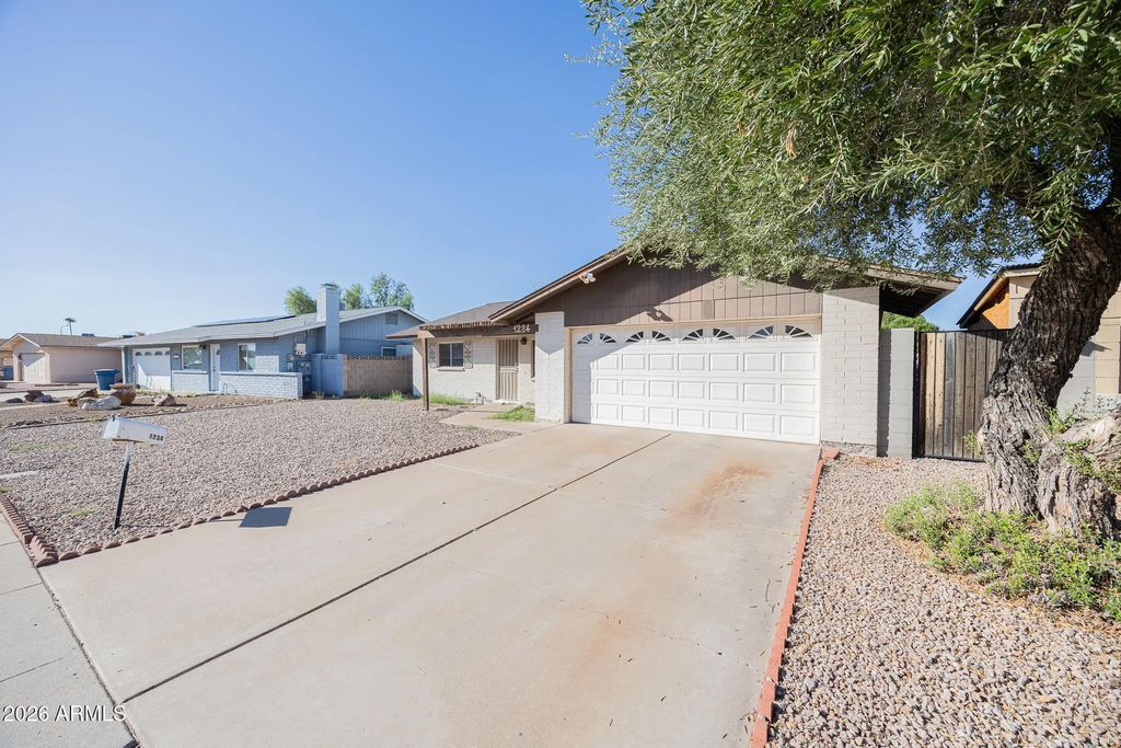1234 W Palomino Drive, Chandler