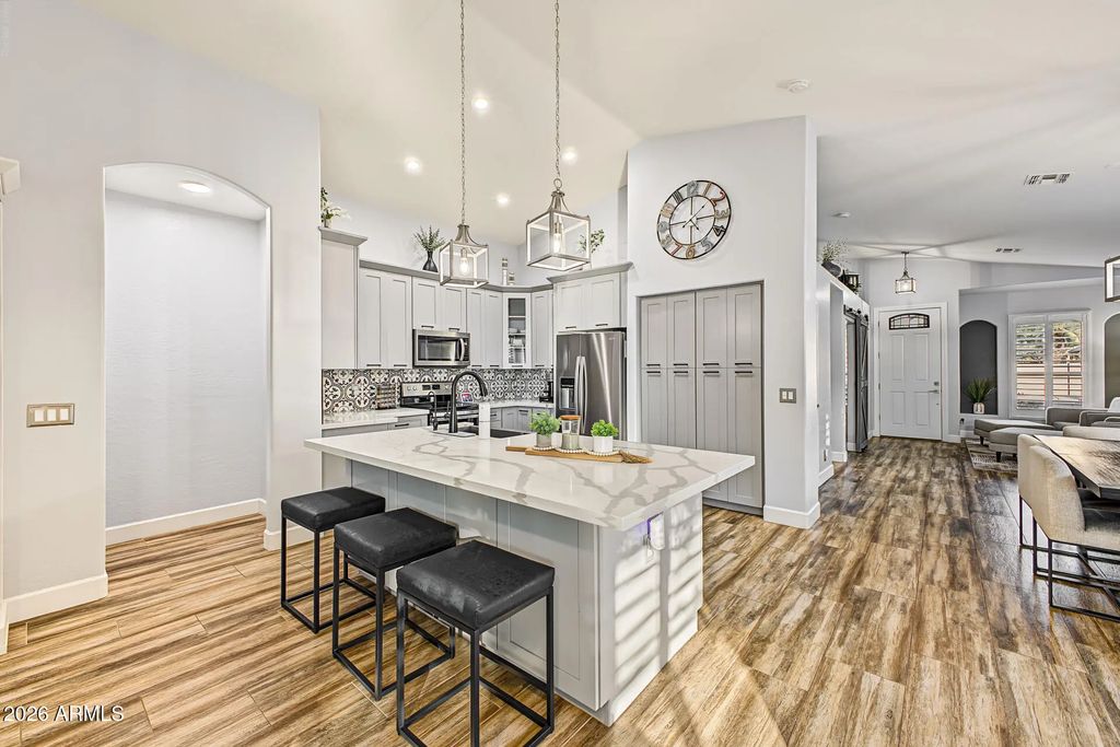 3240 S Cascade Place, Chandler