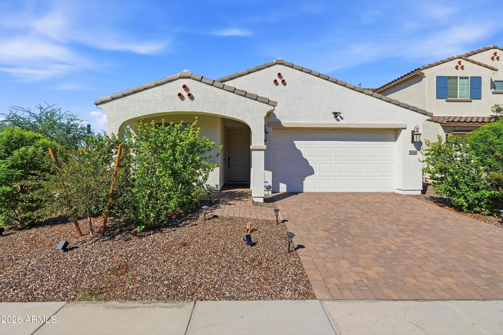 5214 N 90th Drive, Glendale