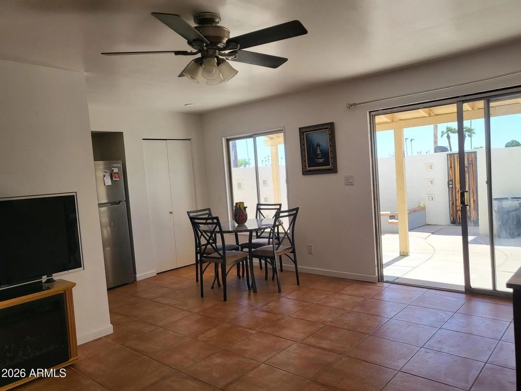 720 N 82nd Street (unit E15), Scottsdale