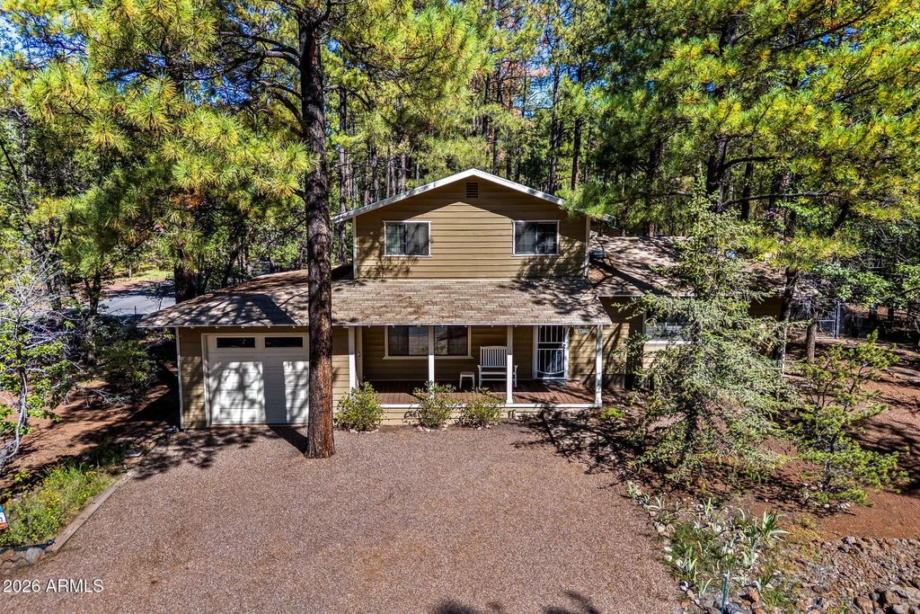 696 E Woodland Lake Road, Pinetop