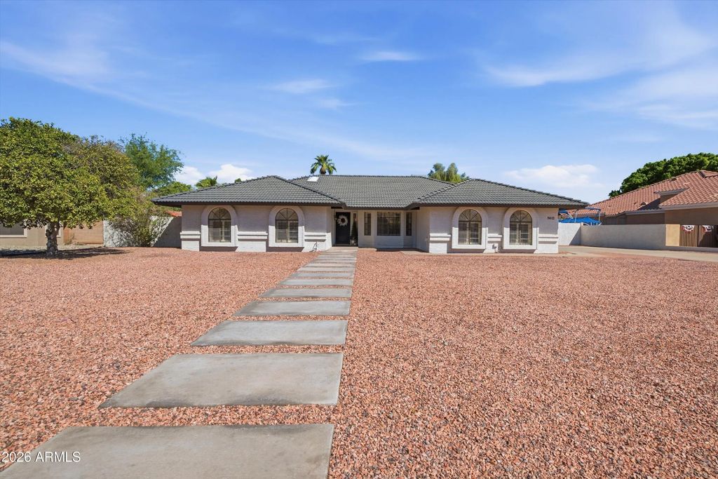8612 W Via Montoya Drive, Peoria