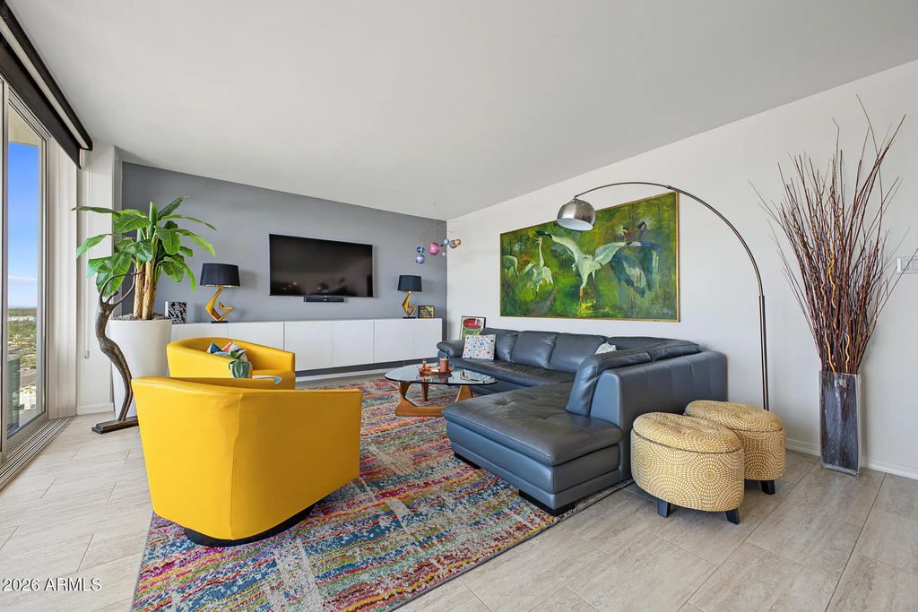 207 W Clarendon Avenue (unit C19), Phoenix