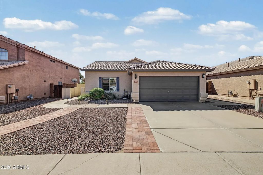 4675 E Summerhaven Drive, Phoenix