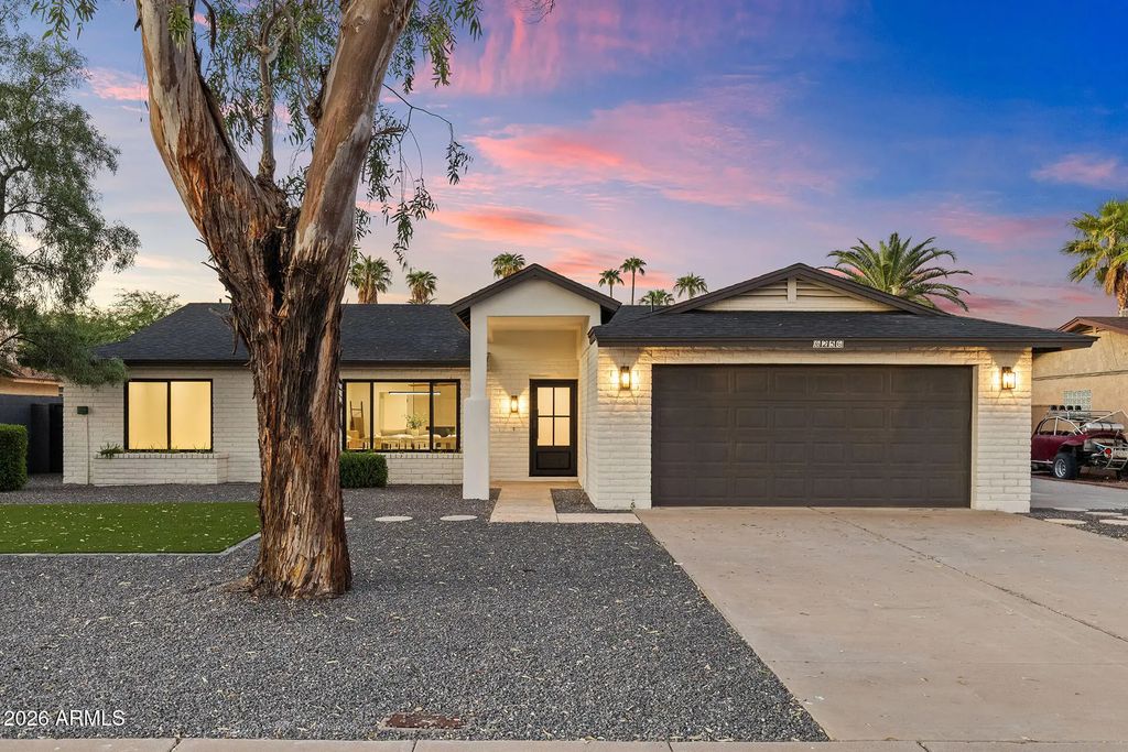 6256 E Gelding Drive, Scottsdale