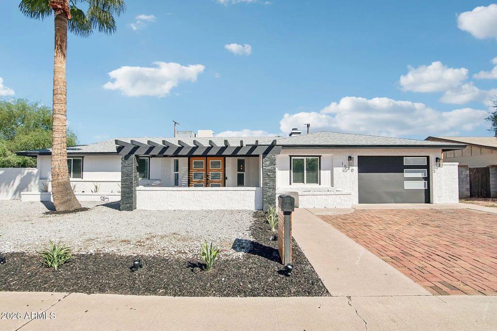 1530 W Dunlap Avenue, Phoenix