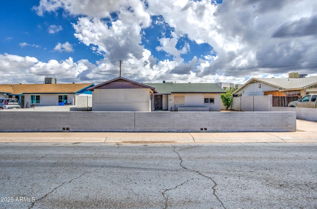 2077 W Hidalgo Avenue, Phoenix