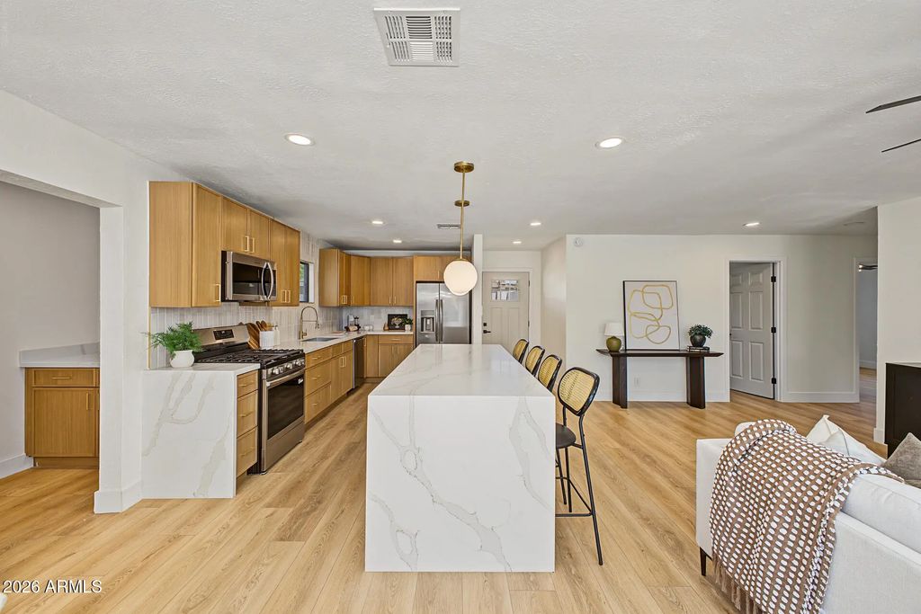 1330 E Catalina Drive, Phoenix