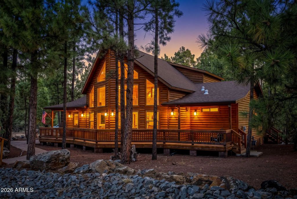 942 Pine Creek Drive, Lakeside