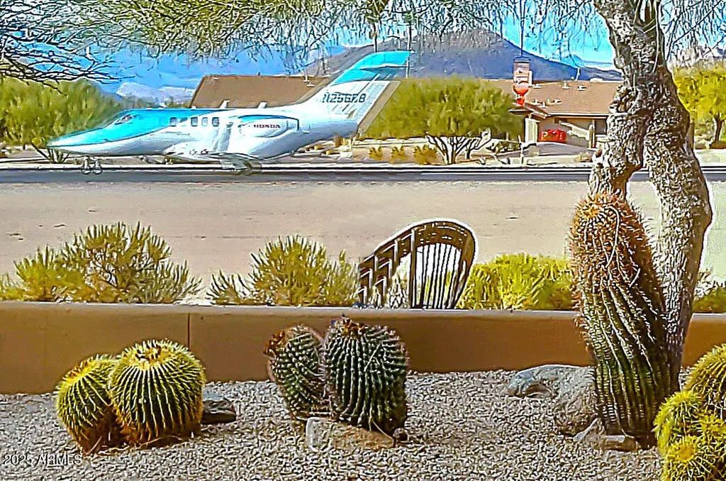 8502 E Cave Creek Road (unit 10), Carefree