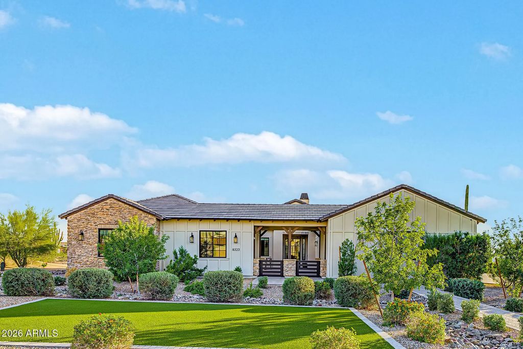8323 E Regina Circle, Mesa