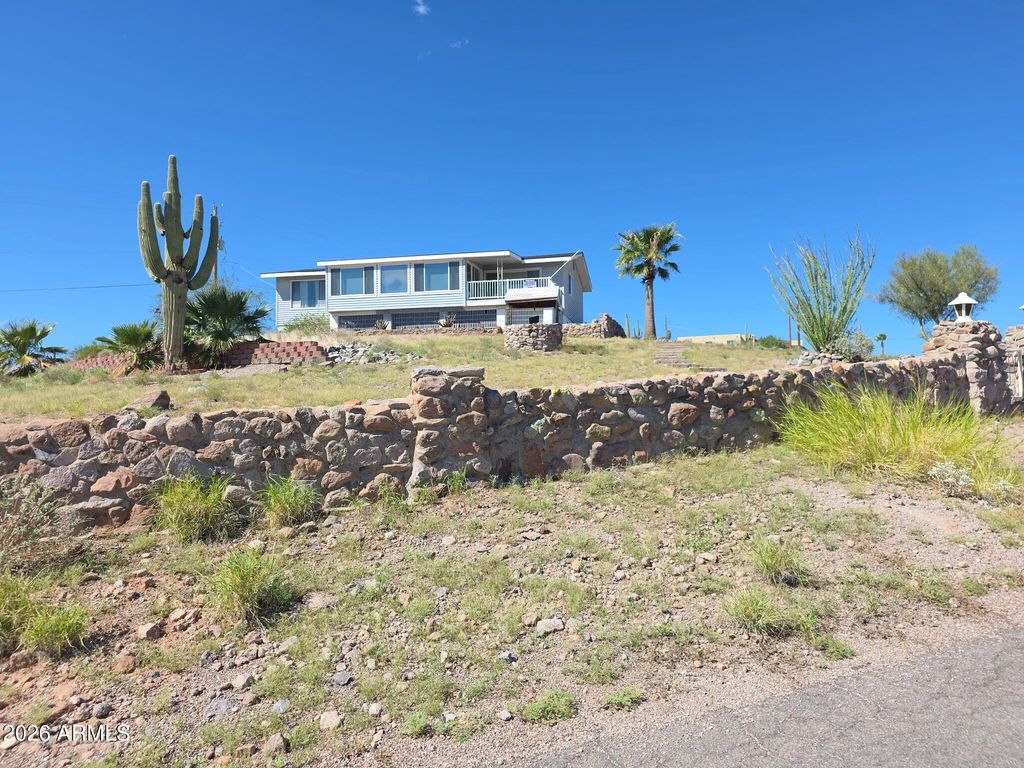 908 N Queen Mary Way, Queen Valley