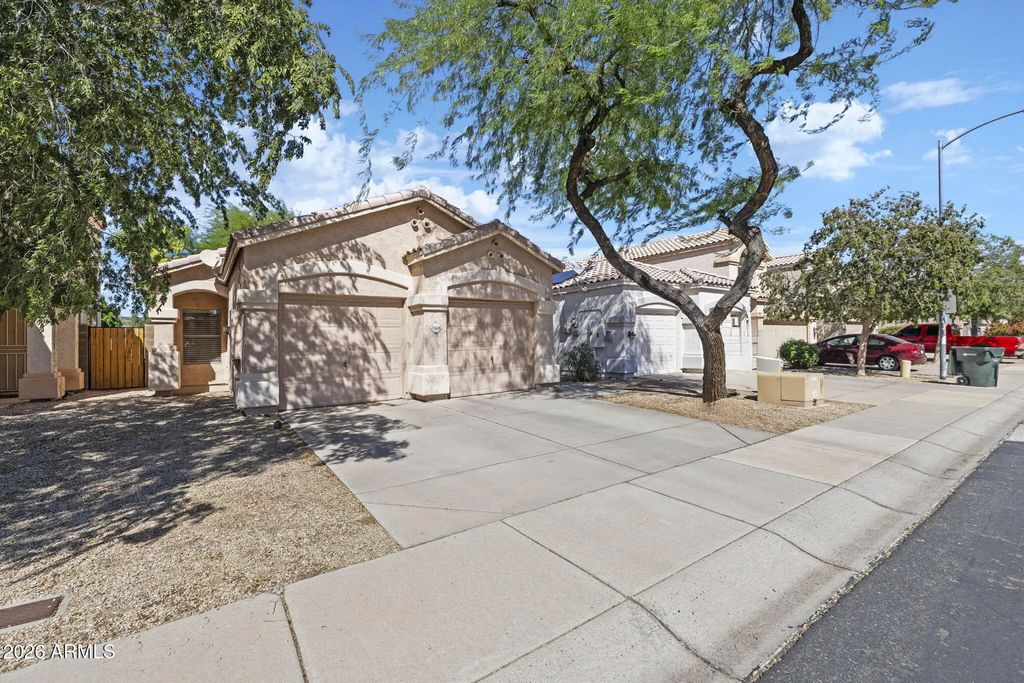 3568 W Chama Road, Glendale