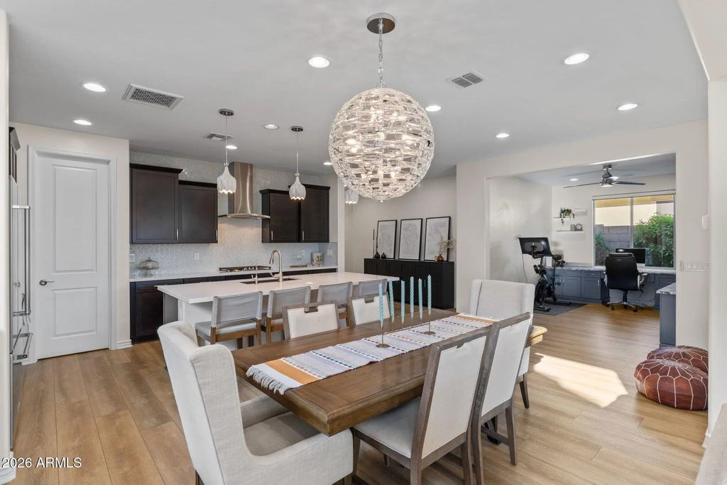 609 E Pasaro Drive, Phoenix